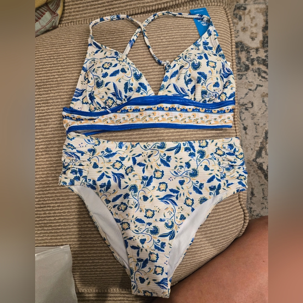 Cupshe Floral Bikini in Blue and White